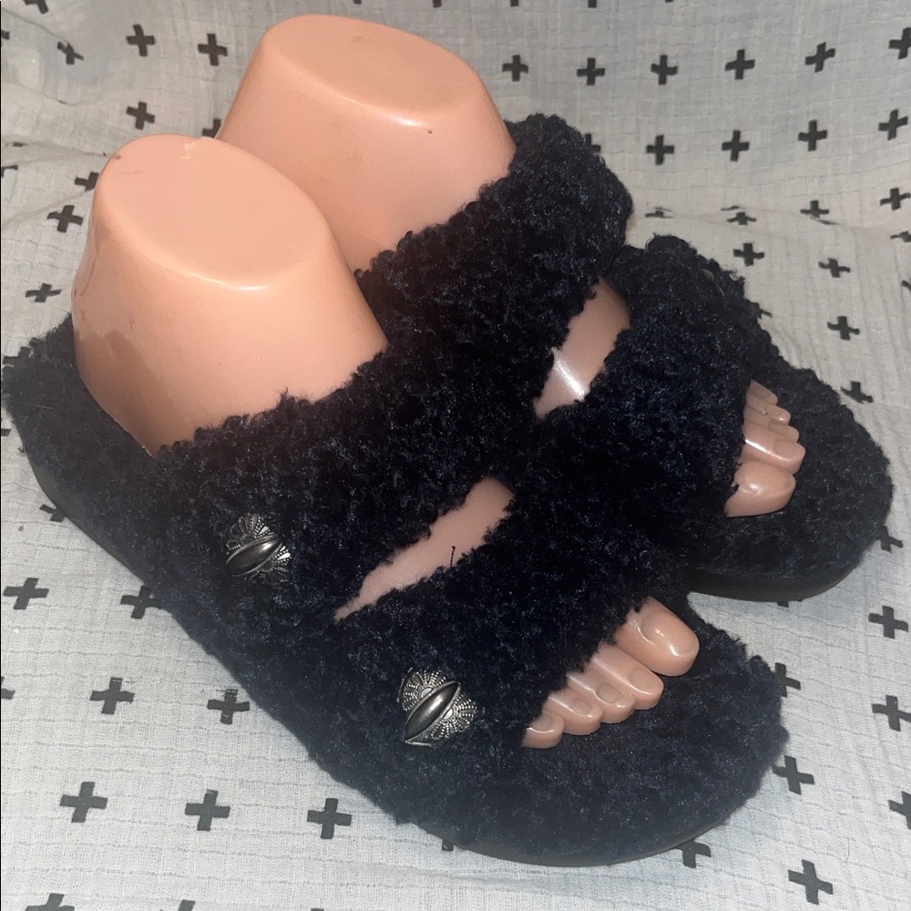 Chillery Alegria Navy Fuzzy Slide Sandals/Slippers size 7